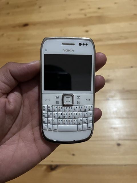 Nokia E6, rəng - Ağ — Bakı