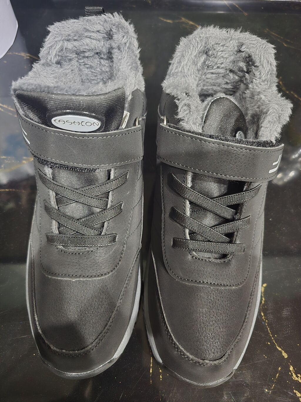 Qışlıq kişi idman ayaqqabısı/boots – 41 raz, tam təzə - Rəng: tünd — Krossovkalar, Digah