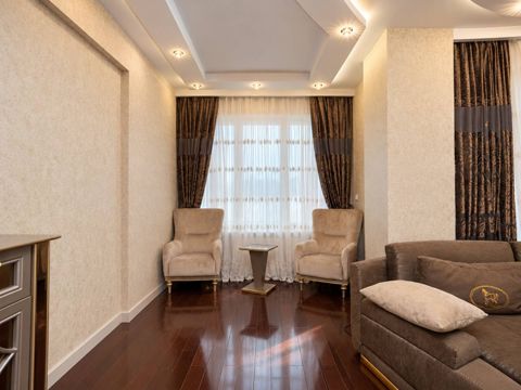 Satılır 4 otaqlı yeni tikili 220 m² — Bakı