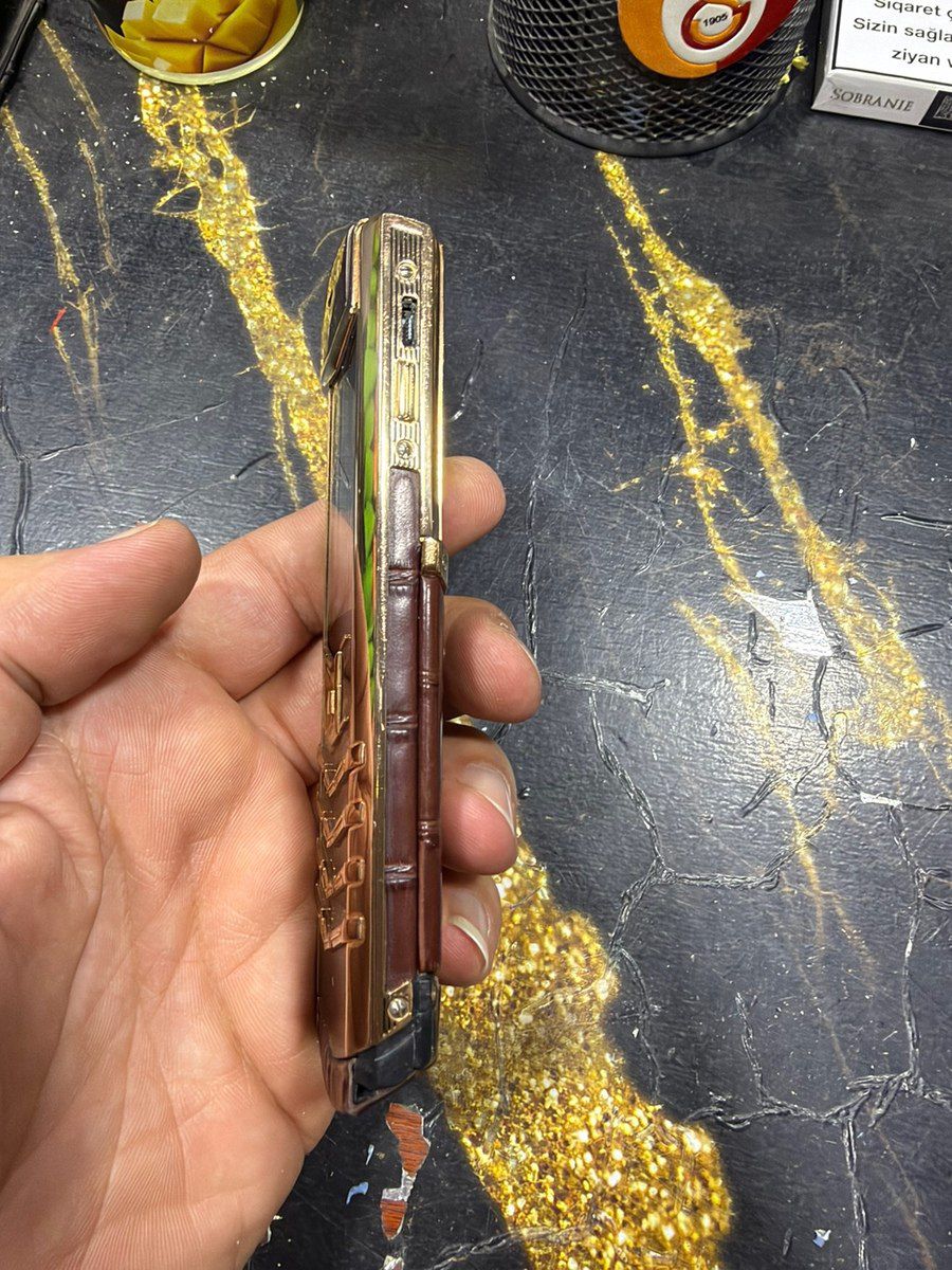Vertu Signature S Design Deco Red Gold Red Sapphires 4GB — Smartfonlar, Bakı (5)