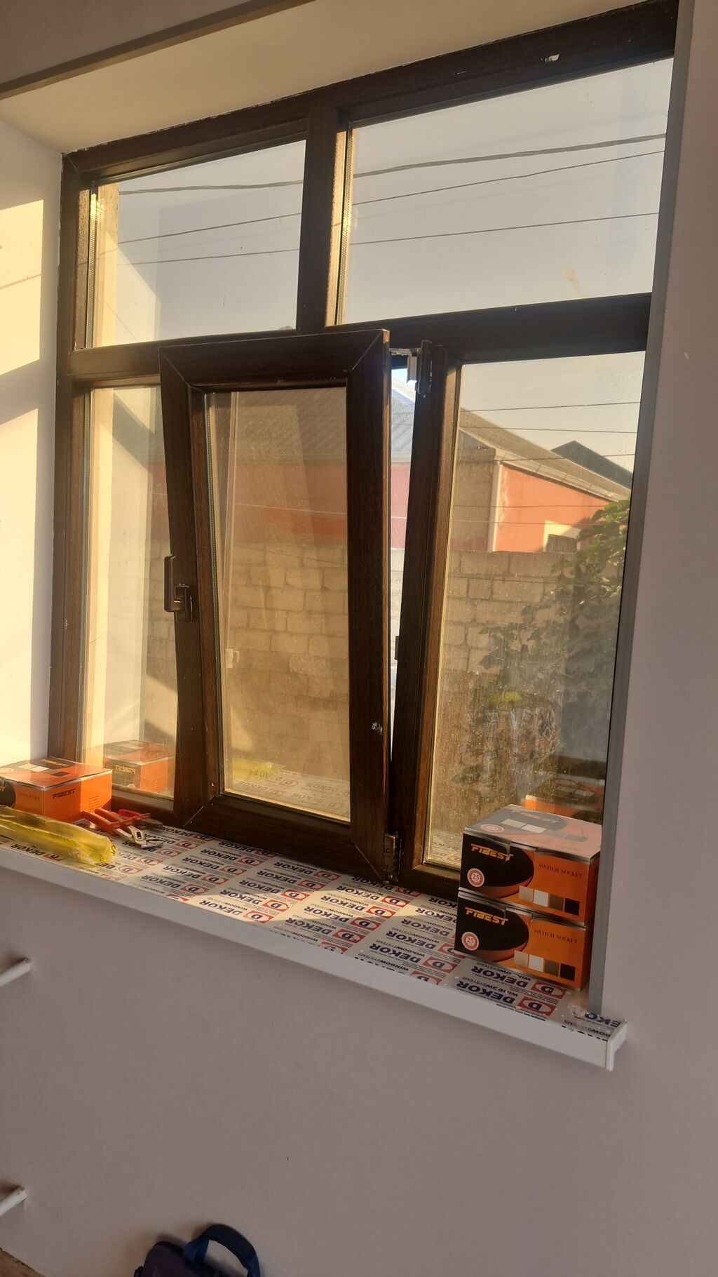 PVC pəncərə – qəhvəyi ağac teksturalı profil - Material: keyfiyyətli — Pəncərələr, qapılar, balkonlar, Digah (2)