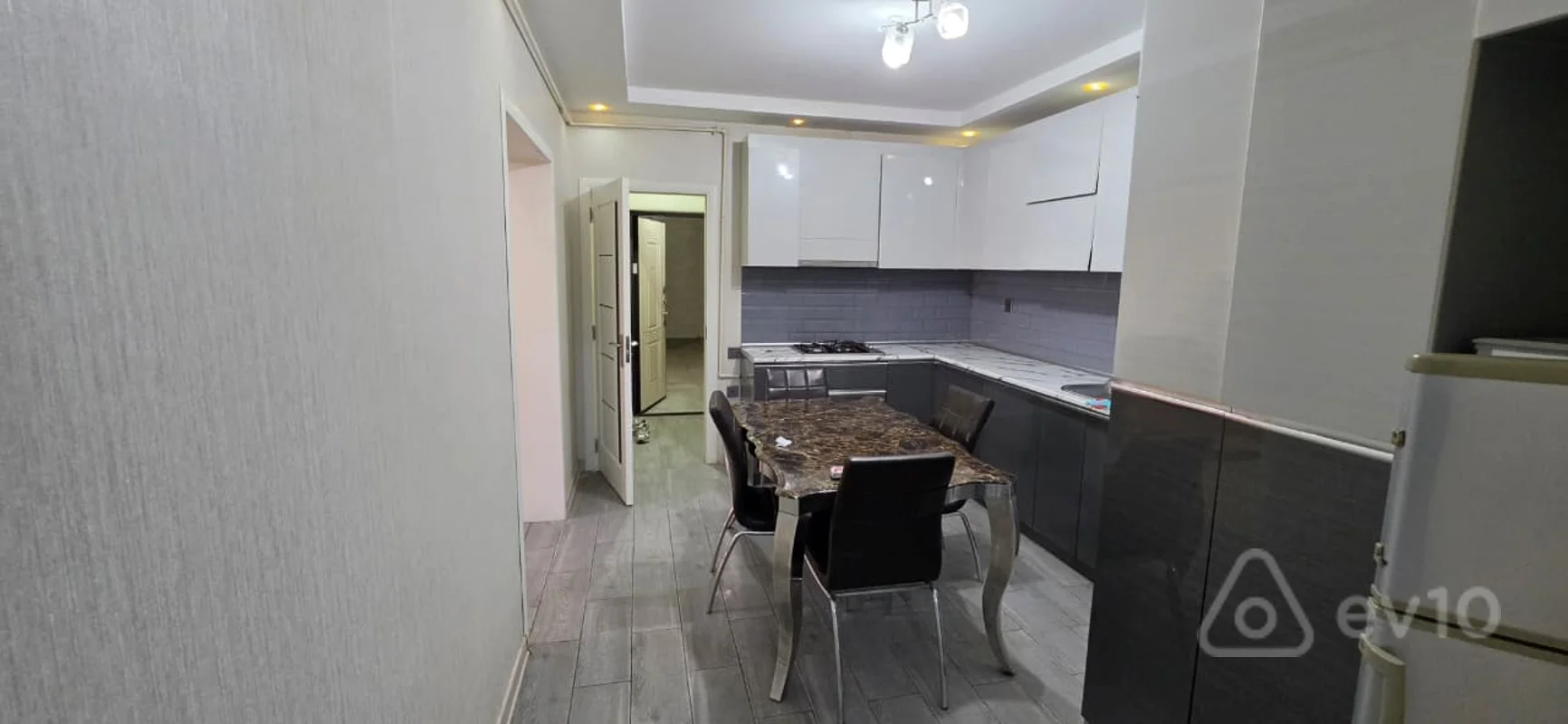 3 otaqlı mənzil, 135 m², Ənvər hüseynov — kirayə — Mənzil, Bakı (7)