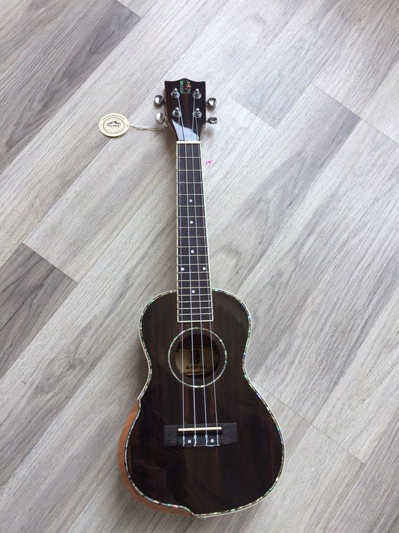 Gitara "Ukulele G-B" — Musiqiə alətləri, Bakı