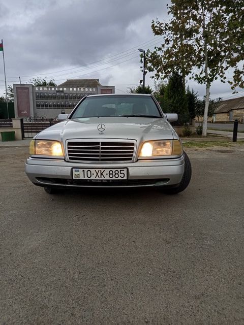 Mercedes C 220, 2.2 L, 1995 il, 408 000 km — Masallı
