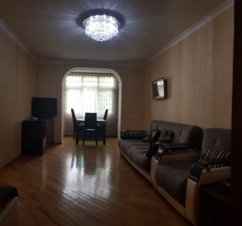 2-otaqlı mənzil kirayə verilir, İnşaatçılar pr., 50 m² — Bakı