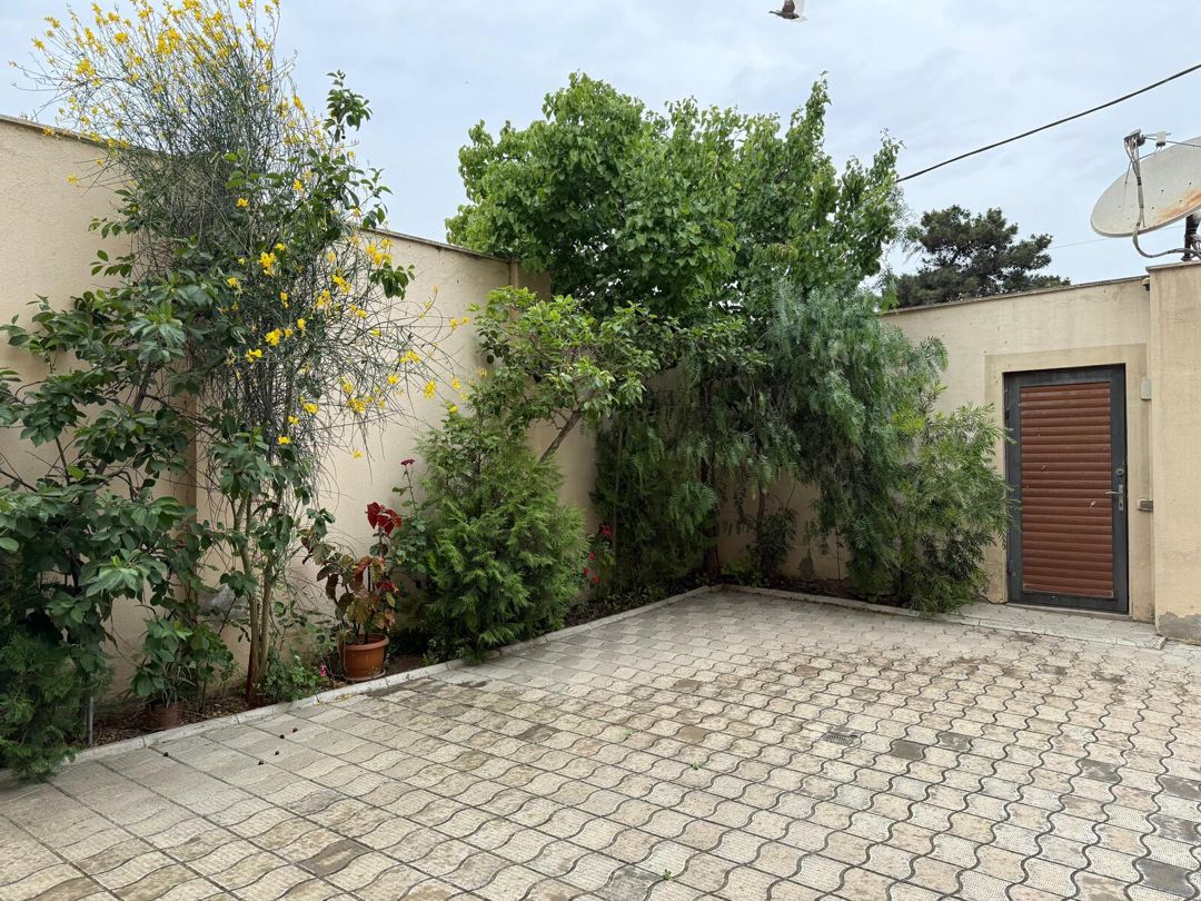 Satılır 4 otaqlı həyət evi/bağ evi 300 m² — Ev, villa, Bakı (4)