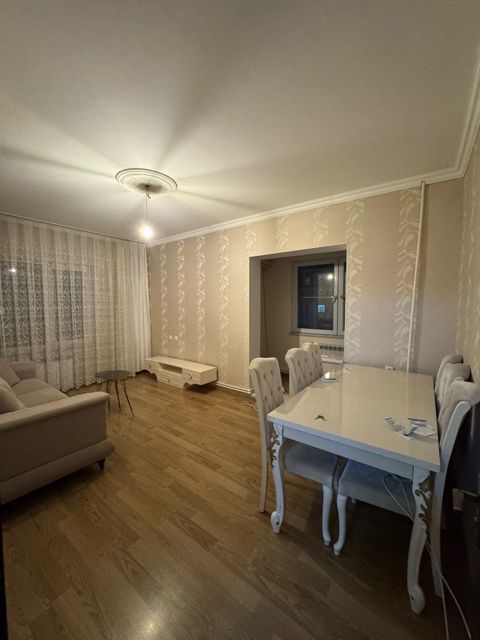 2-otaqlı mənzil kirayə verilir, Əcəmi Naxçıvani küç., 70 m² — Bakı
