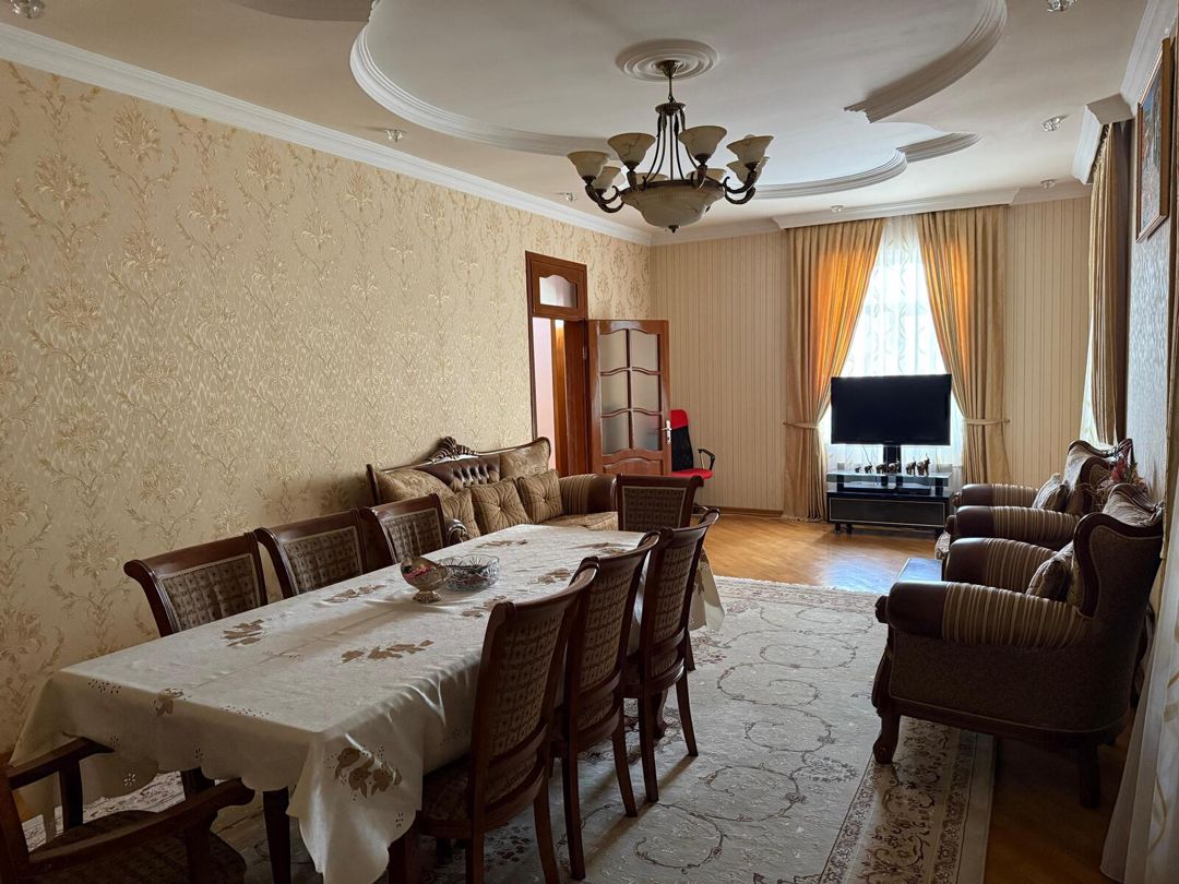 Satılır 4 otaqlı həyət evi/bağ evi 300 m² — Ev, villa, Bakı (7)
