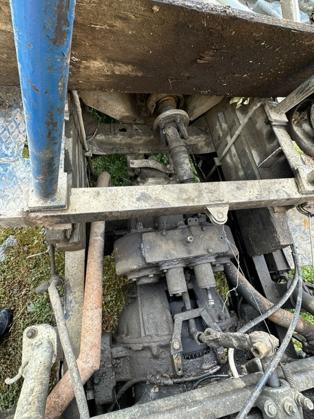 Sahə qazma işləri üçün mobil qazma qurğusu – yük maşını üzərində — Konveyer və transportyorlar, Digah (6)