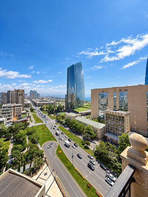 3 otaqlı mənzil, 181 m², Üzeyir Hacıbəyli küçəsi — Bakı