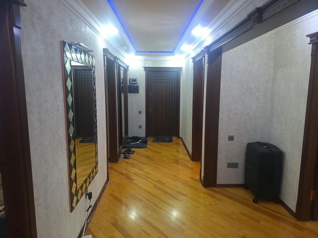 Satılır 5 otaqlı köhnə tikili 100 m² — Mənzil, Bakı (2)