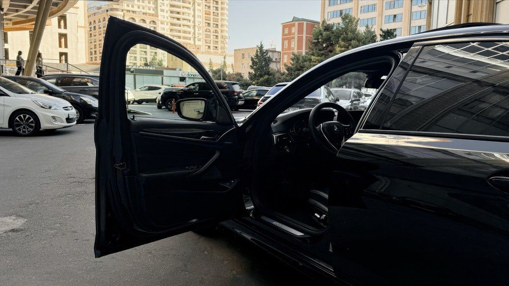 BMW 530e, 2.0 L, 12 kWh, 2018 il, 110 000 km 77-TV-410 — Avtomobillər, Bakı (12)