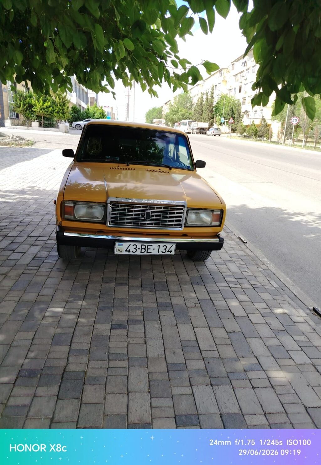 VAZ 2107, sarı rəngli sedan Xüsusiyyətlər: - Korpus: klassik sedan 43-BE-134 — Avtomobillər, Digah (2)