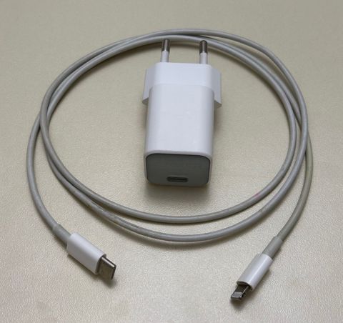 Apple iPhone adapteri 30w — 45 ₼ · Bakı · Smartfonlar Apple iPhone adapteri 30w — Bakı
