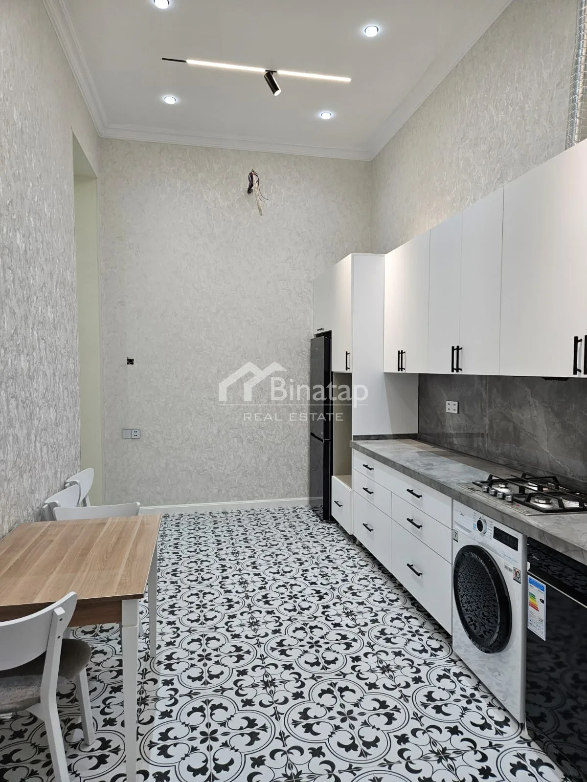 İcarəyə verilir 3 otaqlı köhnə tikili 80 m², Sahil metrosu, Səbail rayonu — Mənzil, Bakı (5)