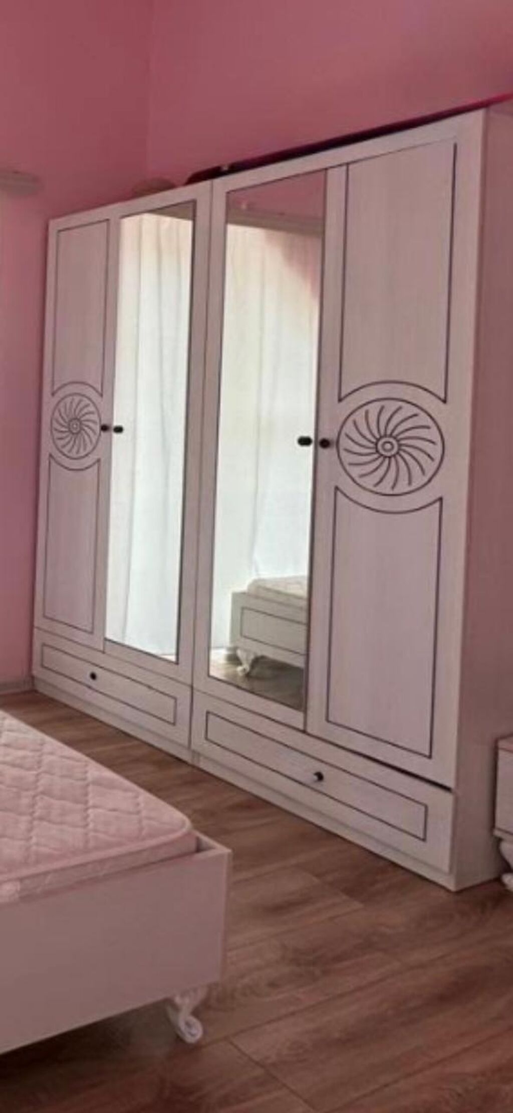 İşlənmiş, 4 qapılı, Güzgülü, Açılan, Düz dolab — Şkaflar, Bakı