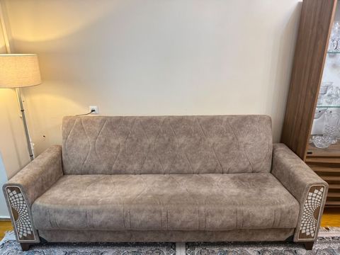 Mebel: Üçnəfərlik divan - Rəng: açıq qəhvəyi (taupe tonlarında) — Bakı