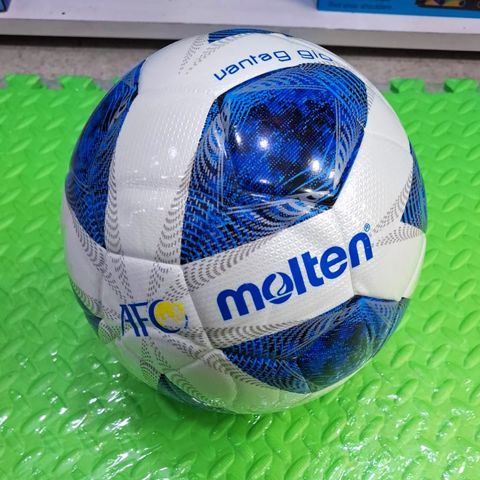 Futbol topu Molten — Bakı
