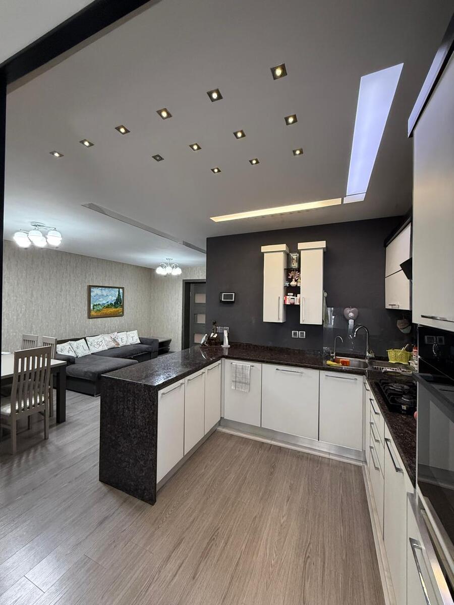 Satılır 3 otaqlı köhnə tikili 98 m² — Mənzil, Bakı (5)