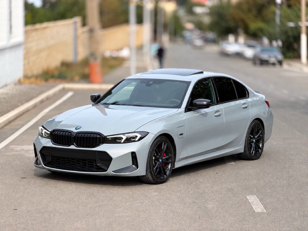 BMW 330e, 2.0 L, 12 kWh, 2023 il, 61 500 km — Avtomobillər, Gəncə (3)