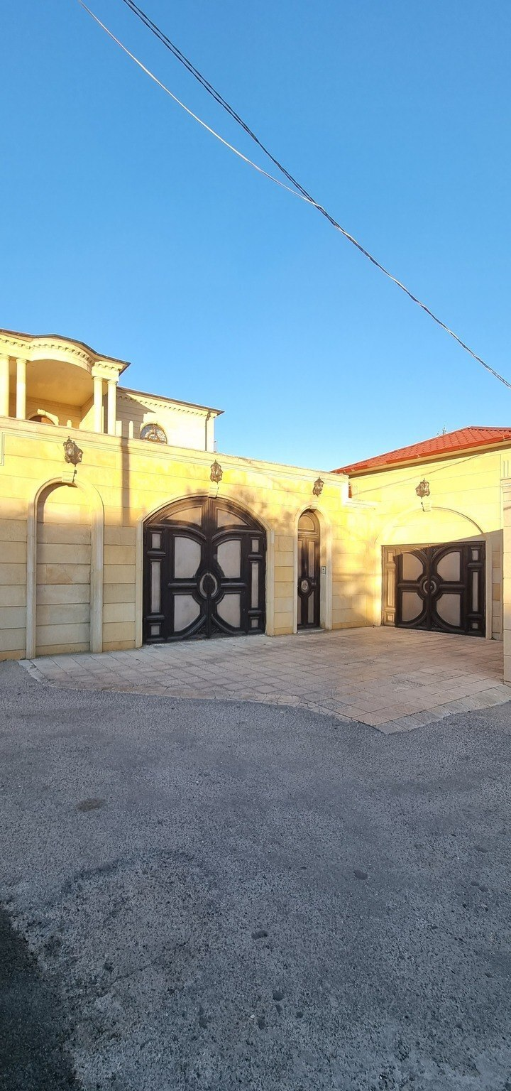 10 otaqlı həyət evi 800 m² satılır — 1 500 000 ₼ · Bakı · Ev, villa 10 otaqlı həyət evi 800 m² satılır — Bakı