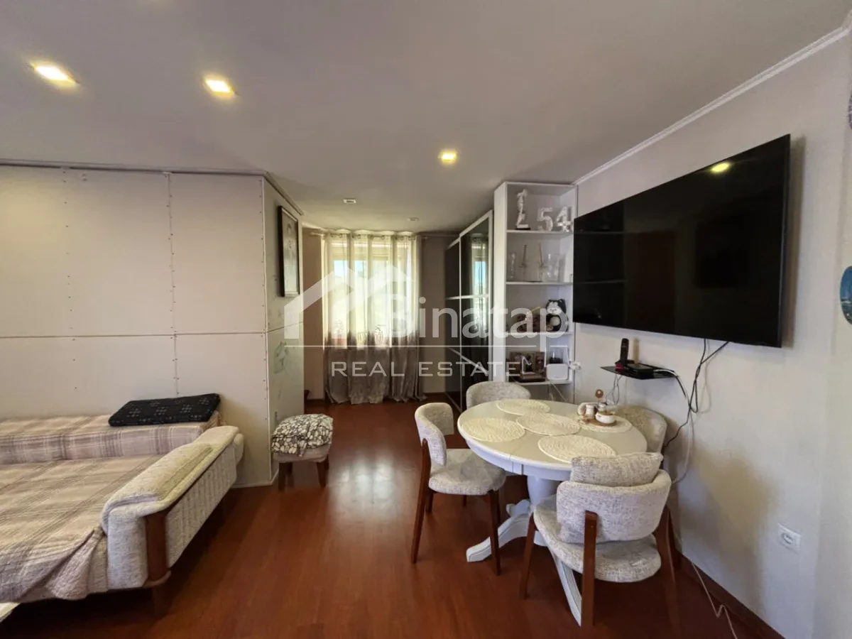 Satılır 2 otaqlı köhnə tikili 45 m², Səbail rayonu — Mənzil, Bakı (5)