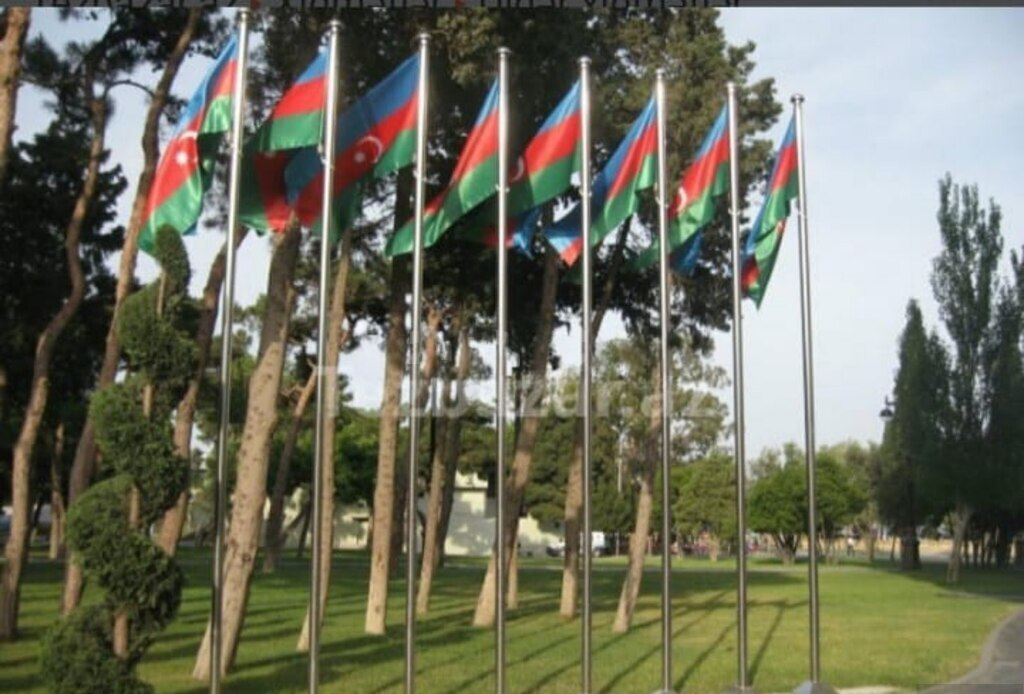 Paslanmaz polad bayraq dirəyi (6-25 metr) — Mallar, Bakı (2)