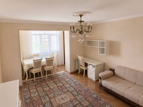 Satılır 2 otaqlı köhnə tikili 60 m² — Bakı