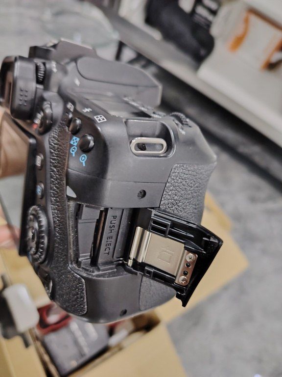 Fotoaparat "Canon 80D" — Foto və video texnikası, Bakı (5)