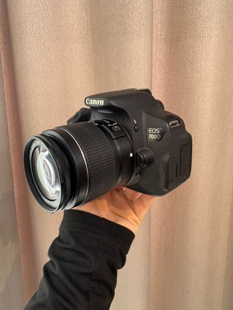 Fotoaparat Canon 700D+18-55mm lens — Bakı