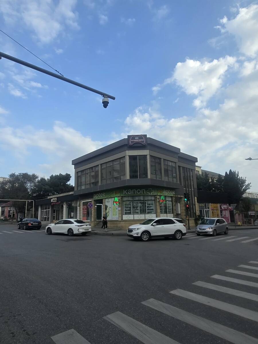Satılır obyekt 220 m² — Əmlak, Bakı