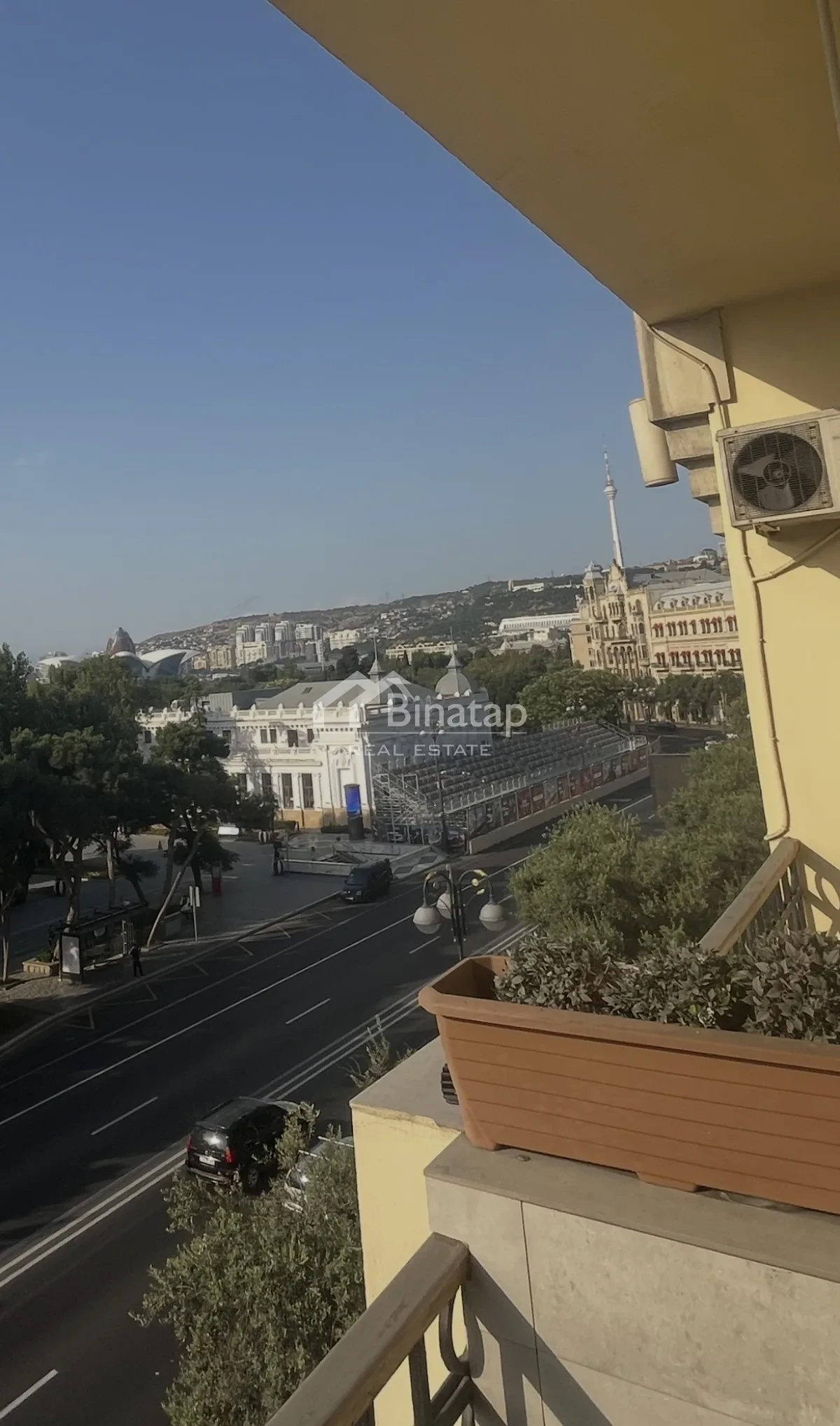 Satılır 2 otaqlı köhnə tikili 85 m², Sahil metrosu, Səbail rayonu — 579 000 ₼ · Bakı · Mənzil Satılır 2 otaqlı köhnə tikili 85 m², Sahil metrosu, Səbail rayonu — Bakı