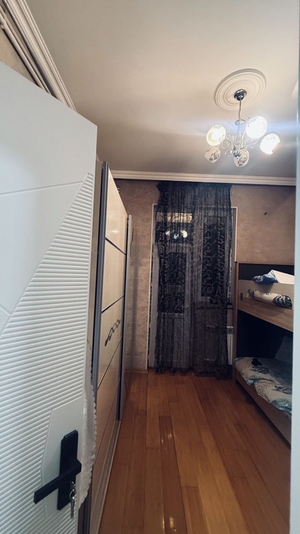 2 otaqlı mənzil – 51 kv,mərtəbə 15/3 - Geniş dəhliz: divar boyu — Mənzil, Xırdalan (4)