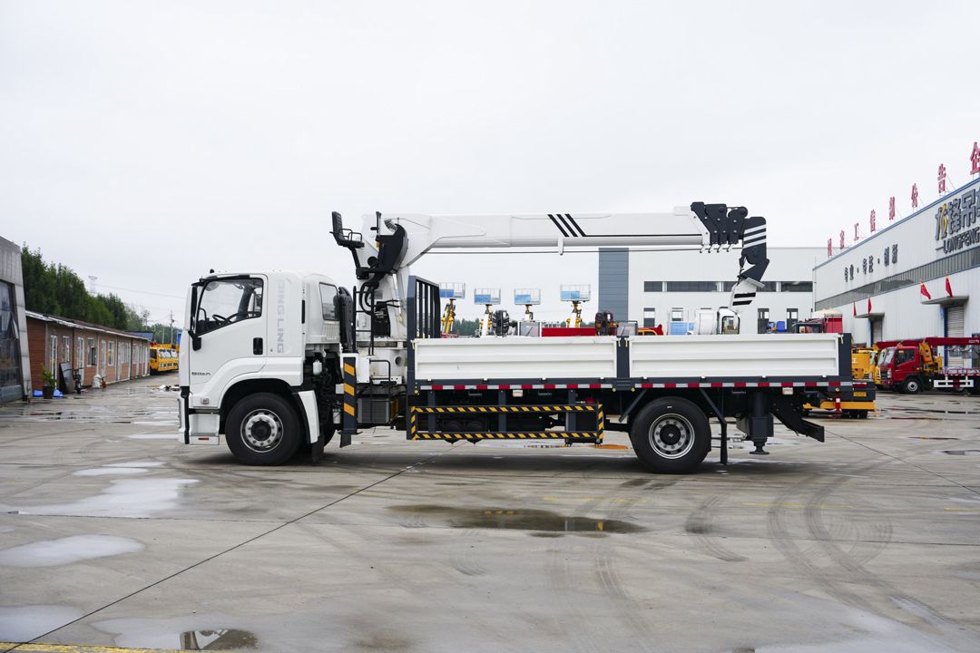 Isuzu Gıga 10T kran manipulyator, 2025 il — İnşaat texnikası, Bakı (2)
