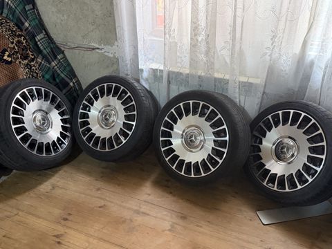 Mercedes-Maybach təkəri 245/40 R18 — Bakı