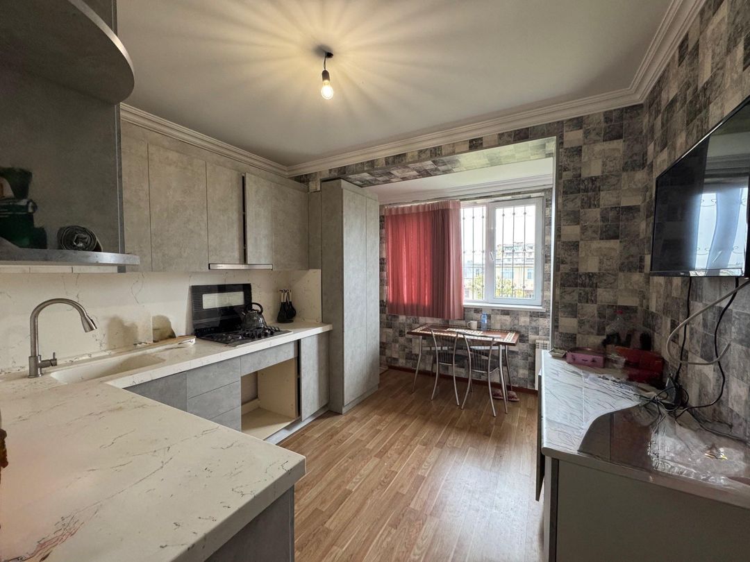 Satılır 4 otaqlı köhnə tikili 100 m² — Mənzil, Bakı (11)
