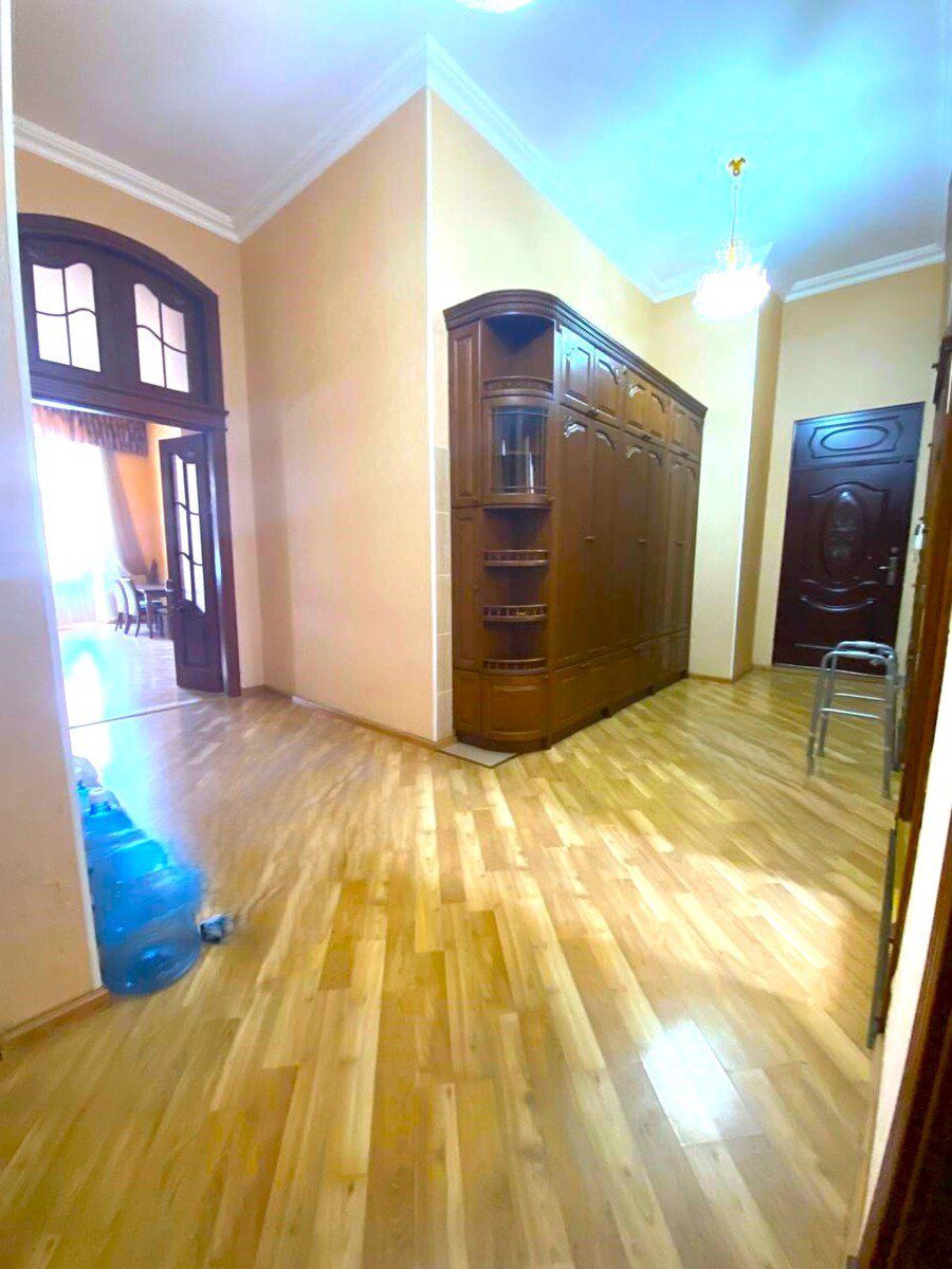 İcarəyə verilir 7 otaqlı köhnə tikili 238 m² — Mənzil, Bakı (11)