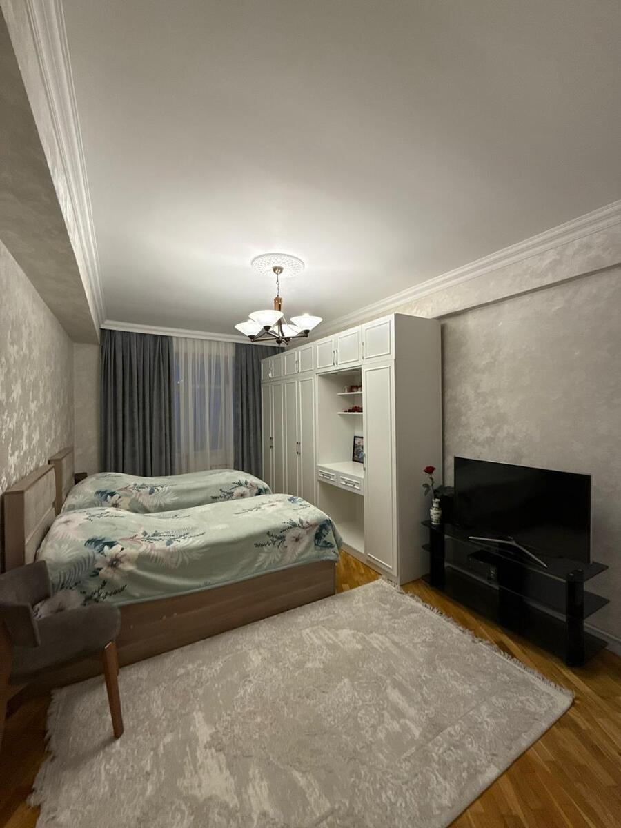 Satılır 4 otaqlı yeni tikili 135 m² — Mənzil, Bakı (7)