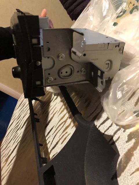 Toyota orijinal maqnitola baş bloku (OEM head unit) Xüsusiyyətlər — Digah