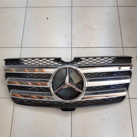 "Mercedes W164 GL" radiator barmaqlığı — Bakı