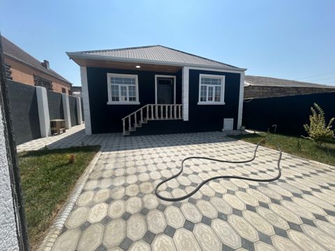 Həyət evi, Binə qəs — Bakı