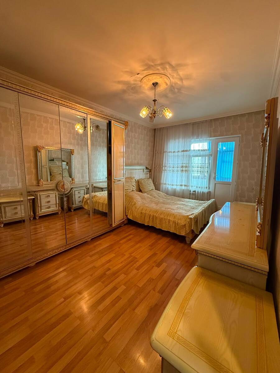 Satılır 4 otaqlı köhnə tikili 110 m² — Mənzil, Bakı (7)