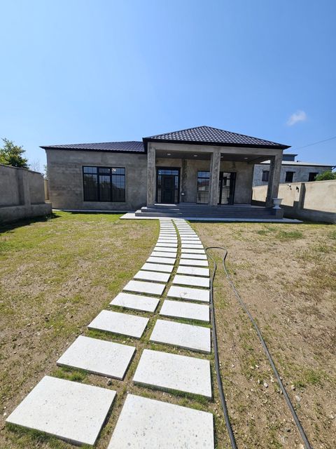 Satılır 5 otaqlı həyət evi/bağ evi 200 m² — Bakı