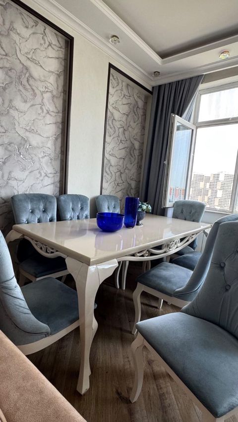 Qonaq otağı üçün, İşlənmiş, Açılmayan, Dördbucaq masa, 8 stul — Bakı
