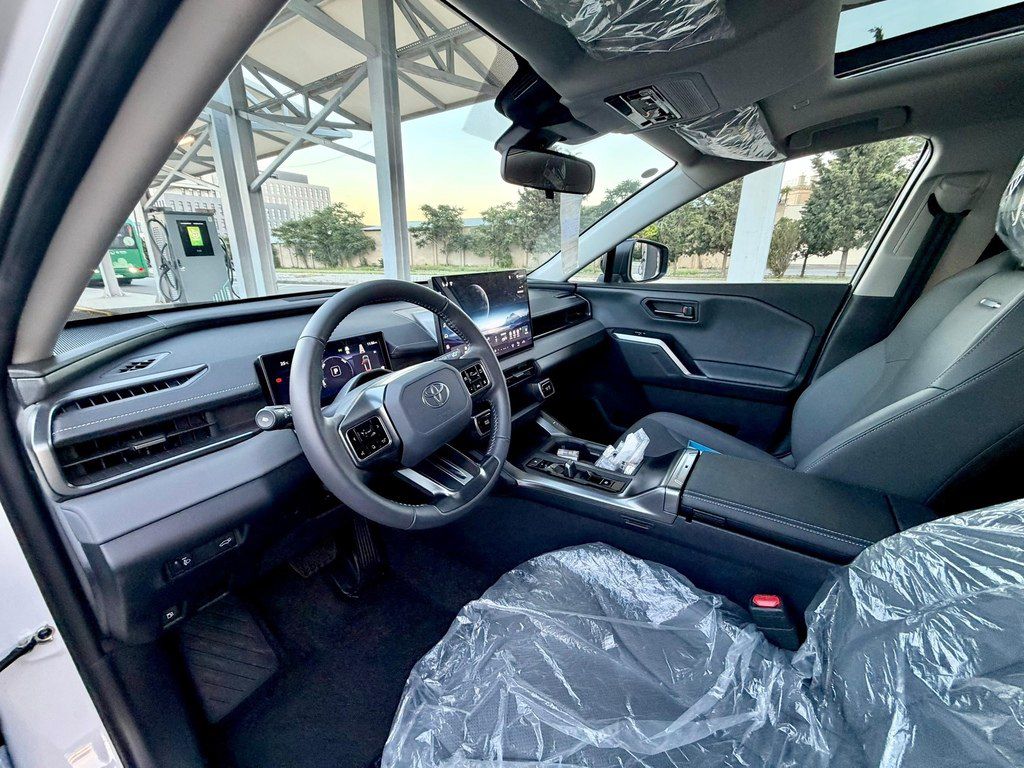 Toyota RAV4, 2.5 L, 1.6 kWh, 2026 il, yeni — Avtomobillər, Bakı (8)