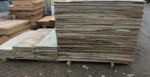 Dikt satılır qalını 18 eni ferqli 30 SM başdıyır boy 1.52 q Qiymeti 6 — Təmir və tikinti