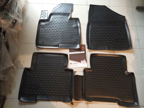 "Hyundai Santa Fe 2012-2017" ayaqaltı rezini — Bakı