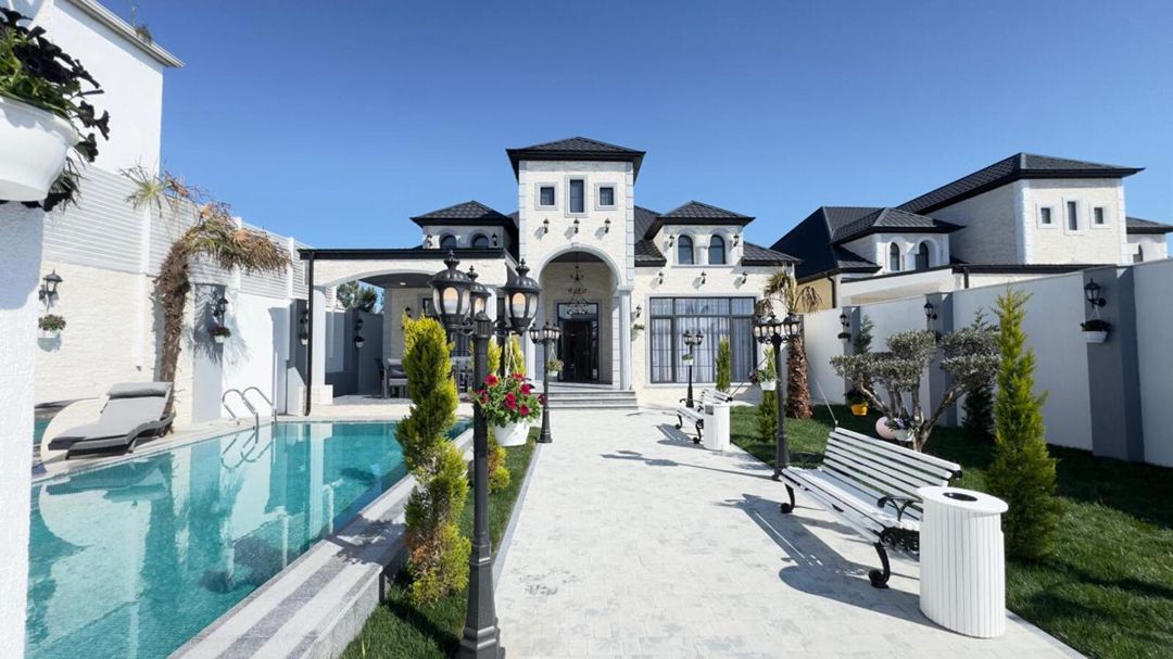 Satılır 5 otaqlı həyət evi/bağ evi 240 m² — Ev, villa, Bakı (2)