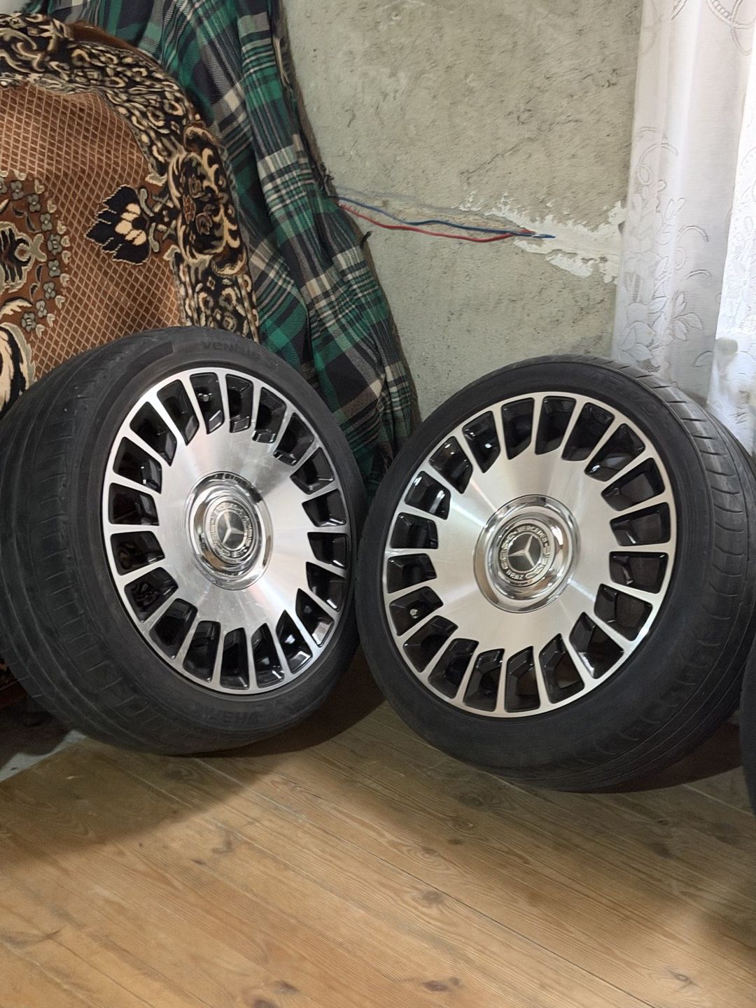 Mercedes-Maybach təkəri 245/40 R18 — Ehtiyat hissələri və aksesuarlar, Bakı (2)