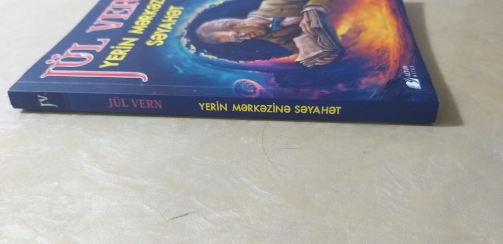 Jül Vern – Yerin Mərkəzinə Səyahət (Azerbaycanca nəşr) - Nəşriyyat — Kitablar, Masazır (3)